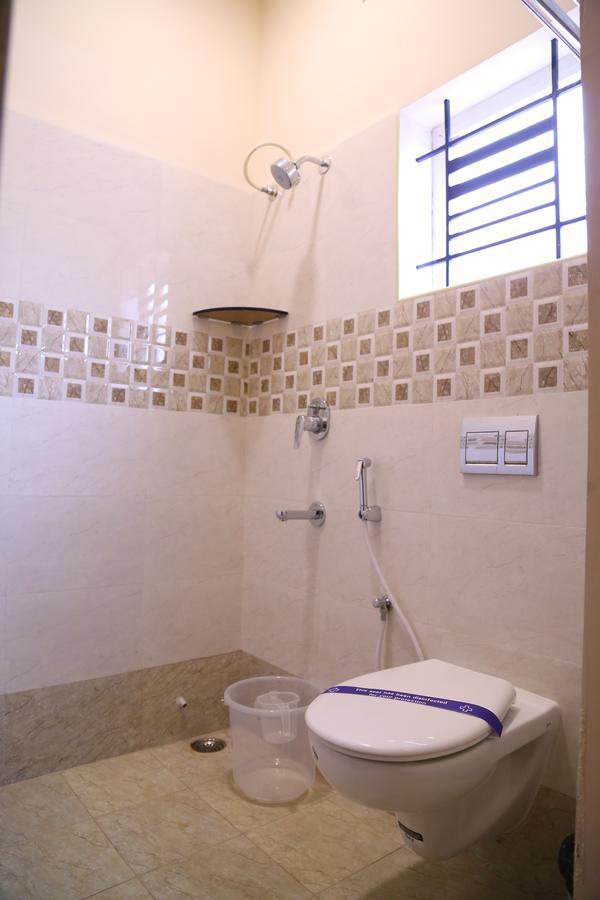 Hotel Gokulgrande Ироду Экстерьер фото