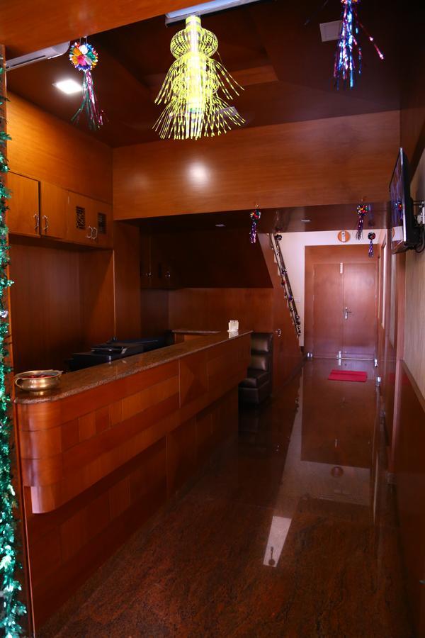 Hotel Gokulgrande Ироду Экстерьер фото