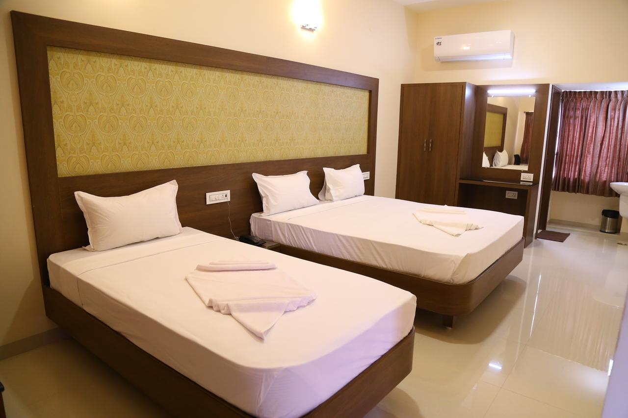 Hotel Gokulgrande Ироду Экстерьер фото