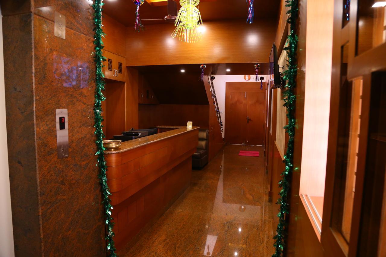 Hotel Gokulgrande Ироду Экстерьер фото