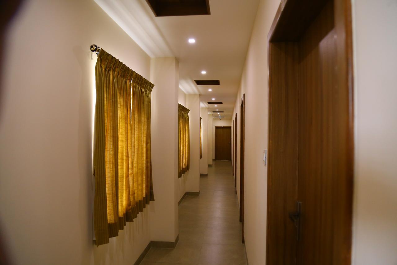 Hotel Gokulgrande Ироду Экстерьер фото