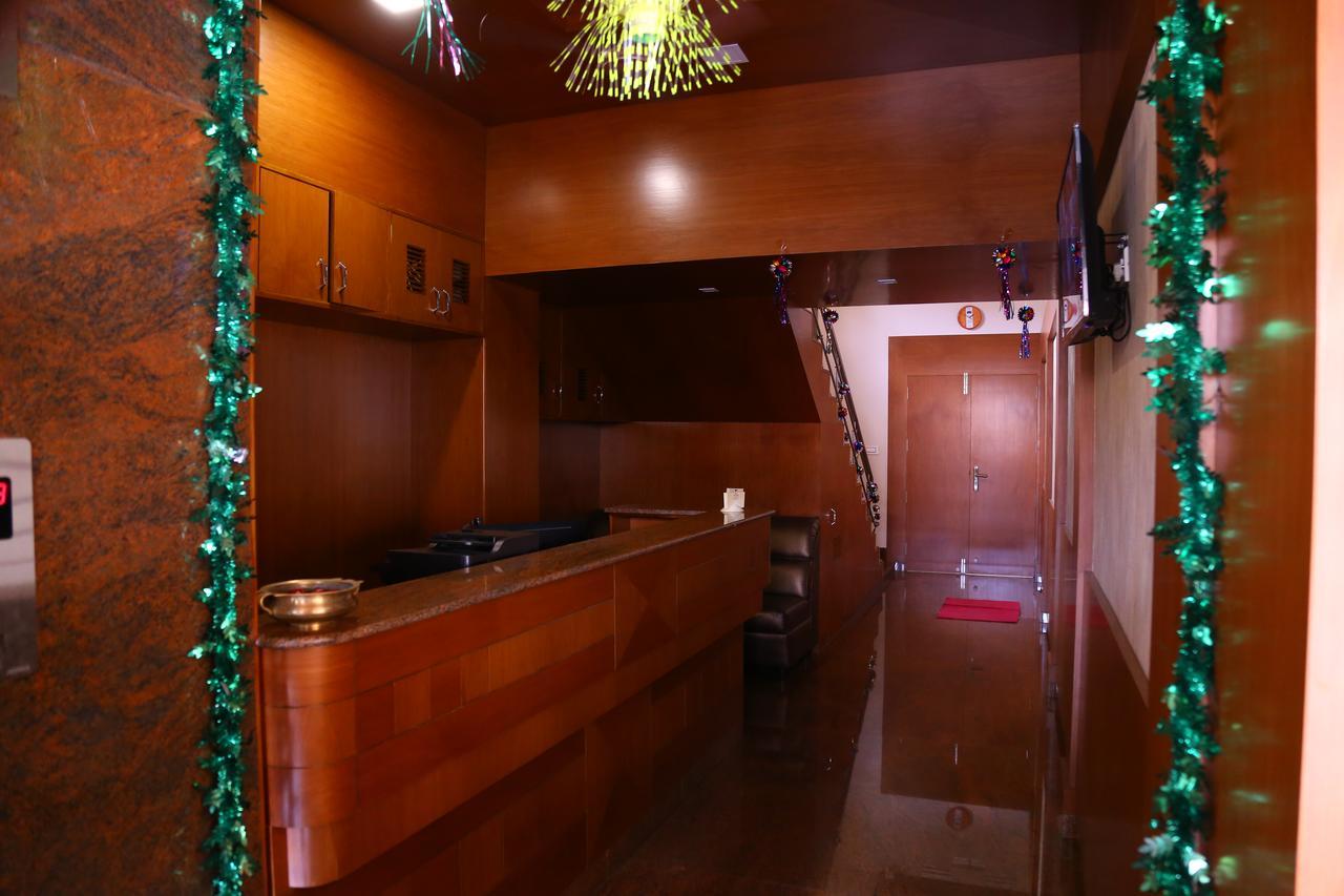 Hotel Gokulgrande Ироду Экстерьер фото